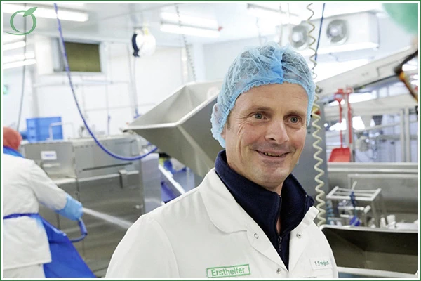 Bild zeigt Herrn Frank Fregien in der Produktion